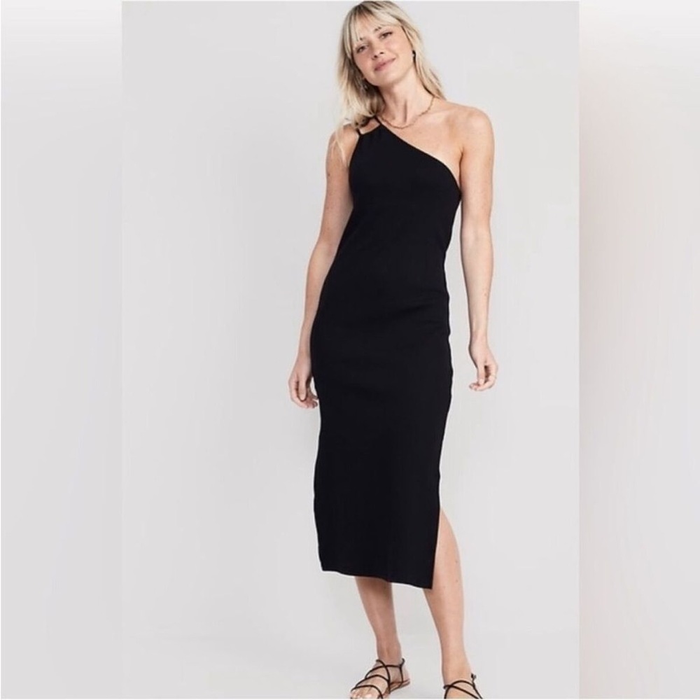 Elegant Black One-Shoulder Dress